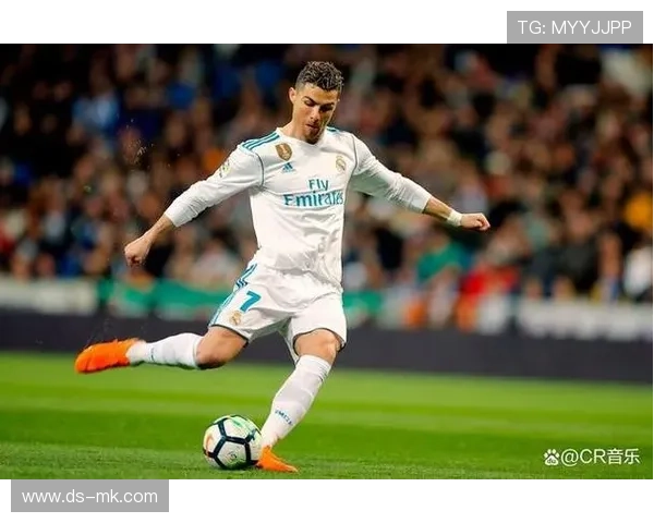 足球十大球星独门绝技揭秘 揭示他们场上无敌技艺背后的秘密