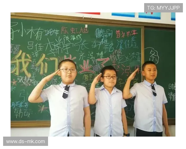 足球场上的孝顺球星故事感人家庭亲情激励无数人